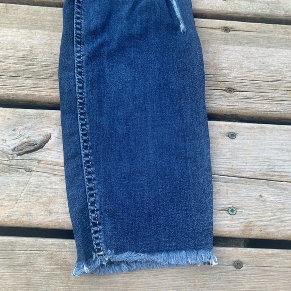 Cali Ultra High Rise Skinny Distressed Jeans - Dark Wash - Size 15 - Picture 4 of 11